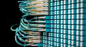 API Nedir? Modern Yazılım Dünyasının Gizli Kahramanlarını Anlamak