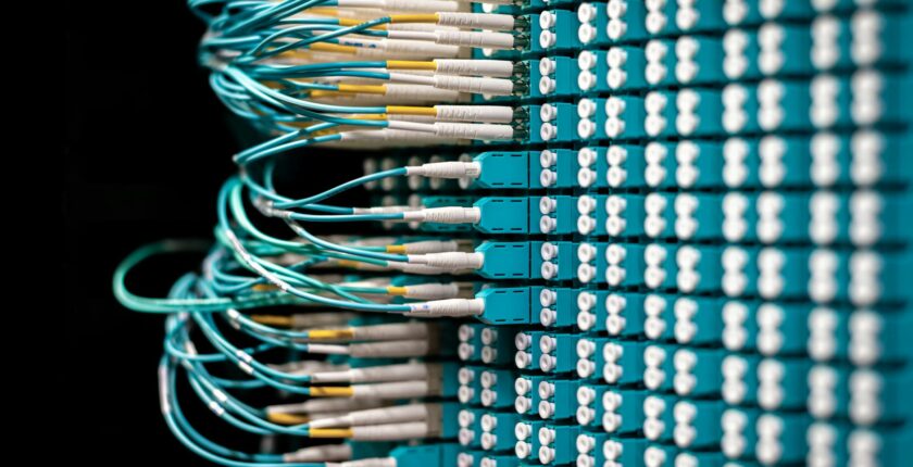 API Nedir? Modern Yazılım Dünyasının Gizli Kahramanlarını Anlamak